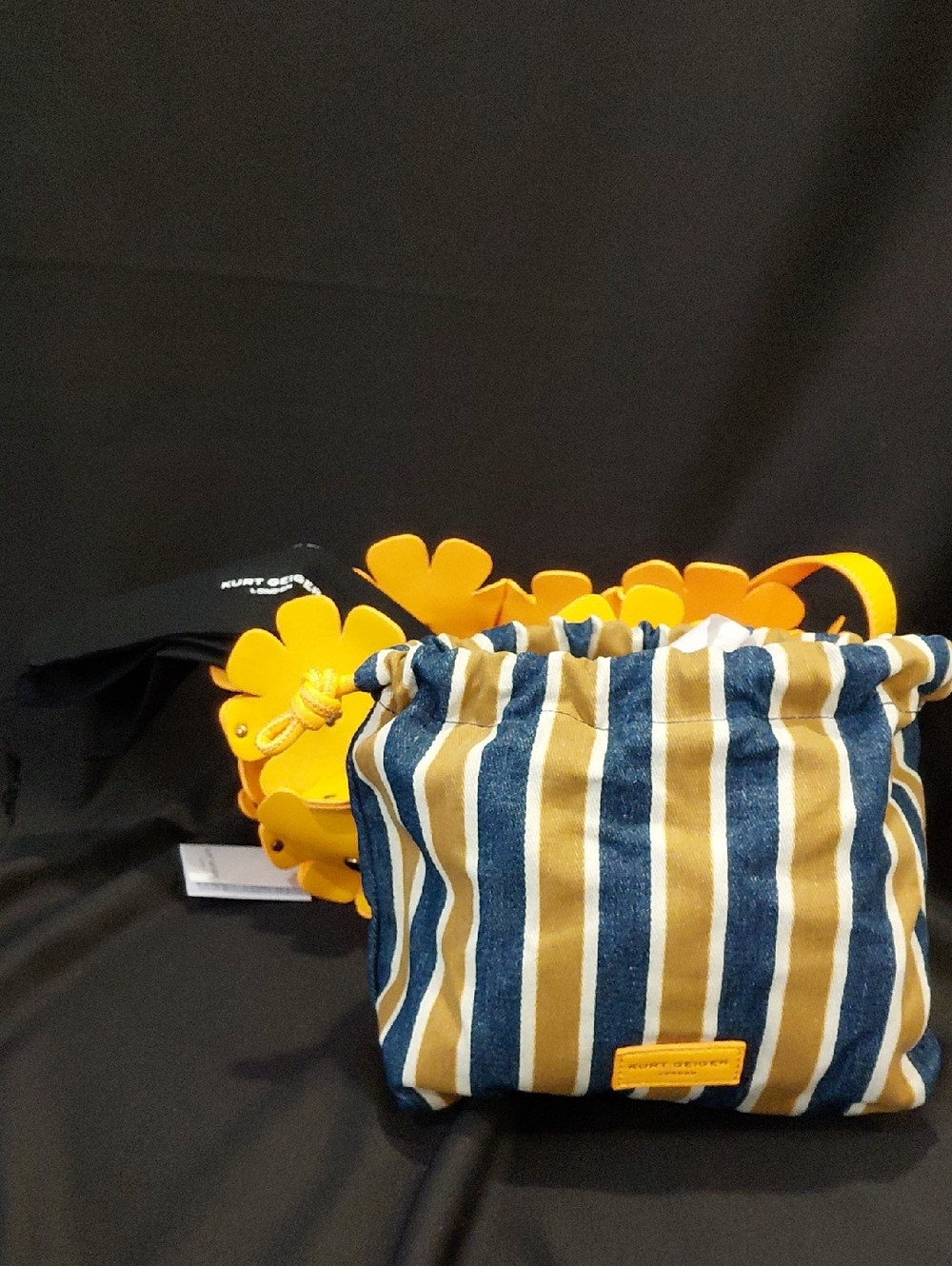 KURT GEIGER LONDON Chelsea Flowers Bag - Picture 7 of 16